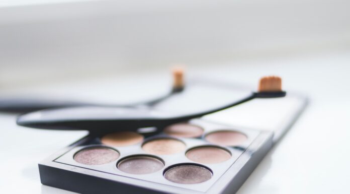 7. Jakie są najlepsze marki podkładów satynowych na rynku i co je wyróżnia?