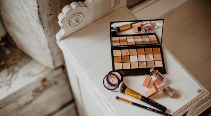 8. Czy podkłady matujące mogą być stosowane przez osoby z cerą suchą?