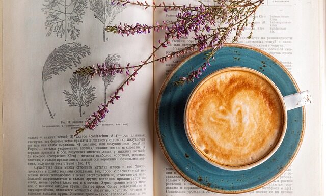 Jaki krem na skórki przy paznokciach?