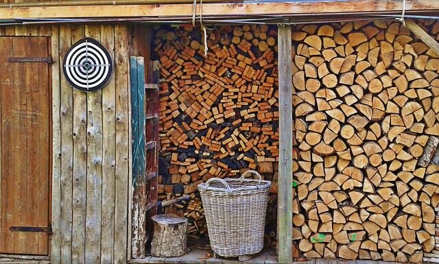 Czy drewutnie trzeba zgłosić?