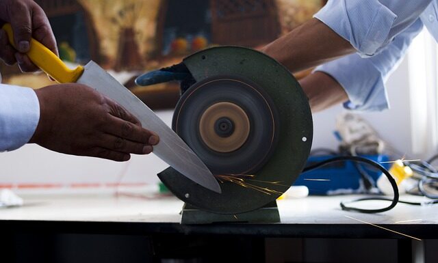 Jak ostrzyć dłuta rzeźbiarskie?