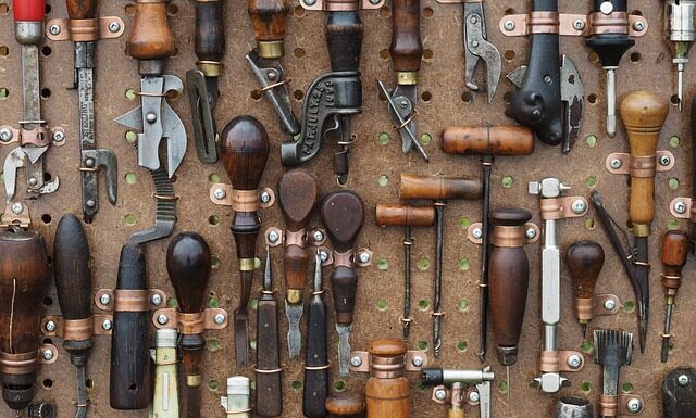 Do czego służy dłuto Żłobak?